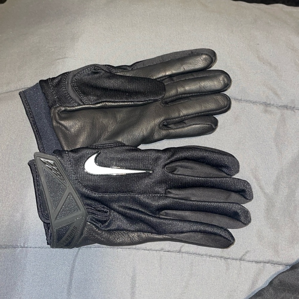 nike gloves